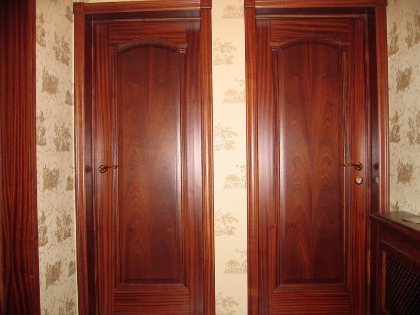 Отрицательные стороны древесины для дверей